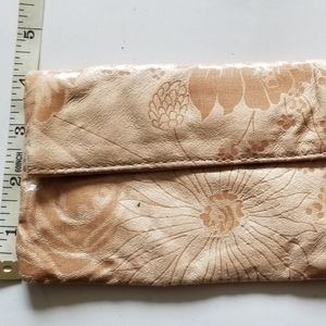 Target flower clutch